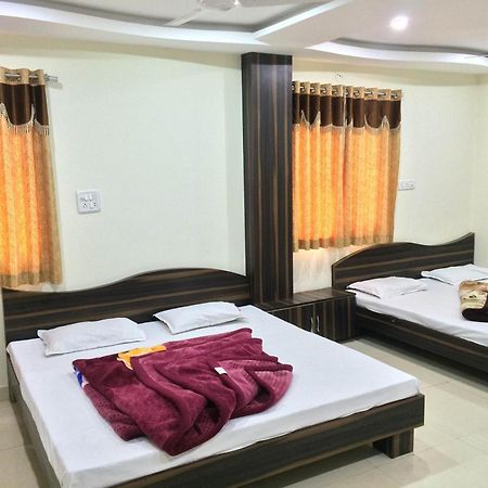 Hotel Vrandavan Palace Near Mahakal Temple Ujaim Exterior foto