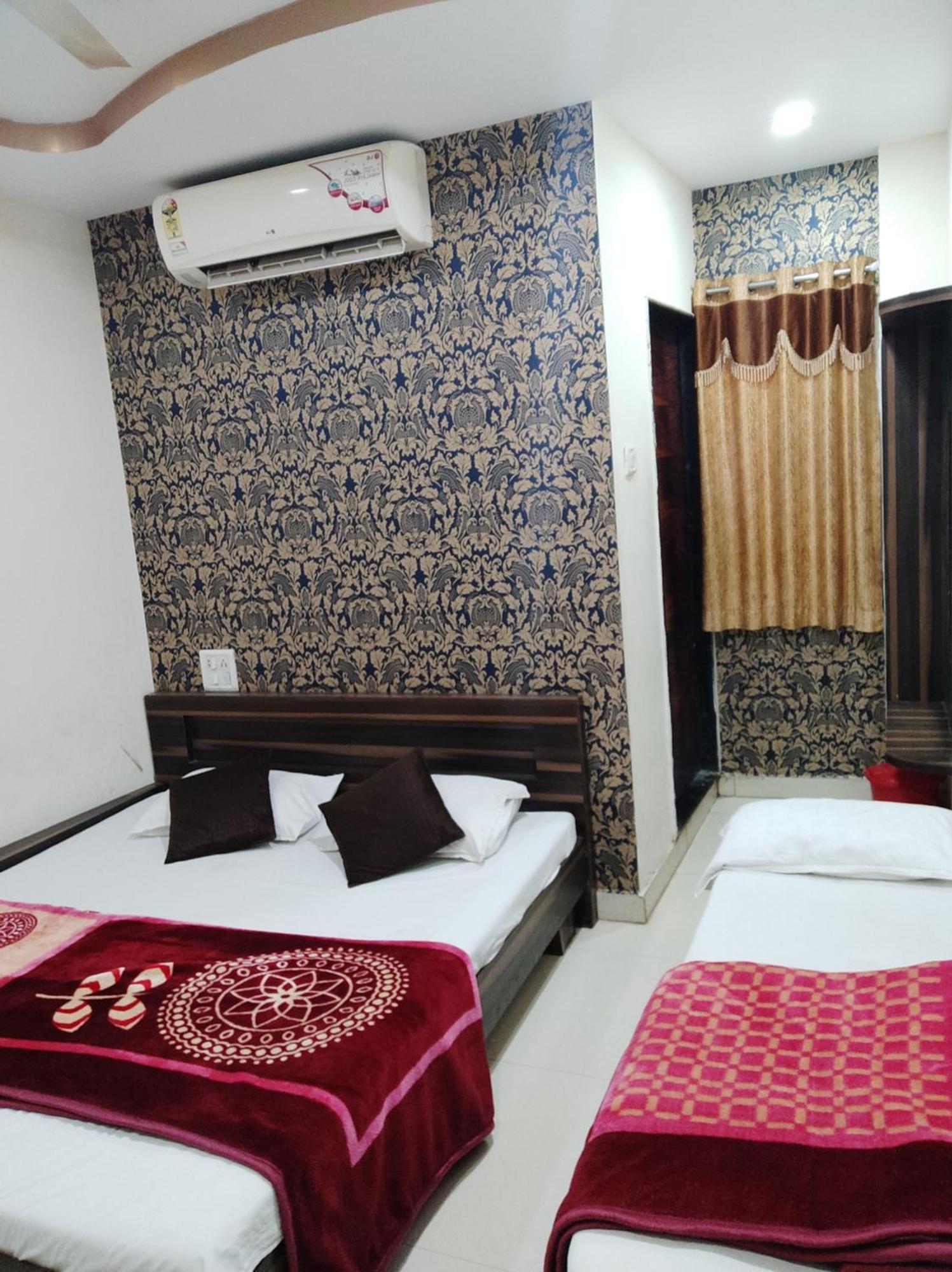 Hotel Vrandavan Palace Near Mahakal Temple Ujaim Exterior foto