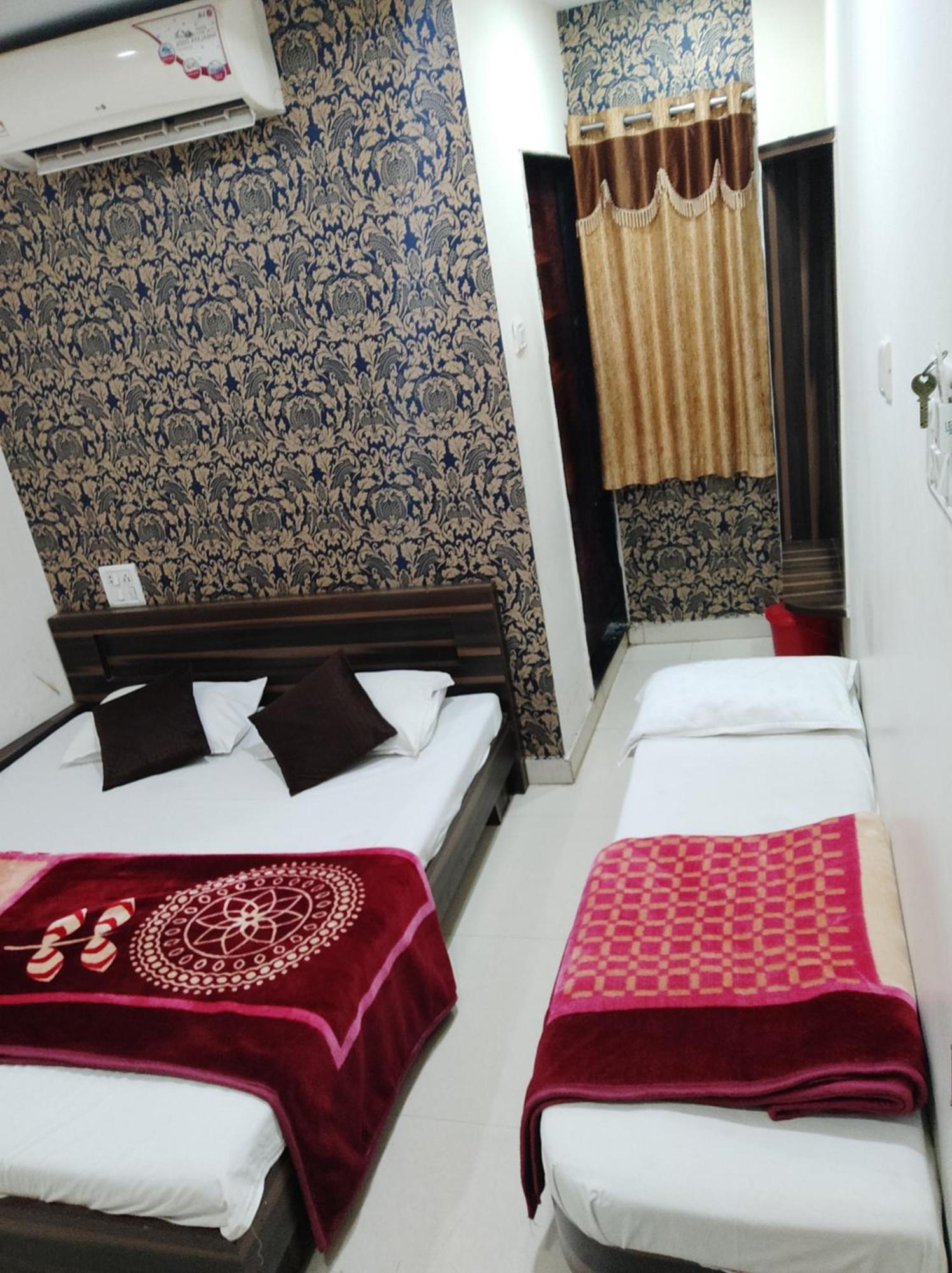 Hotel Vrandavan Palace Near Mahakal Temple Ujaim Exterior foto