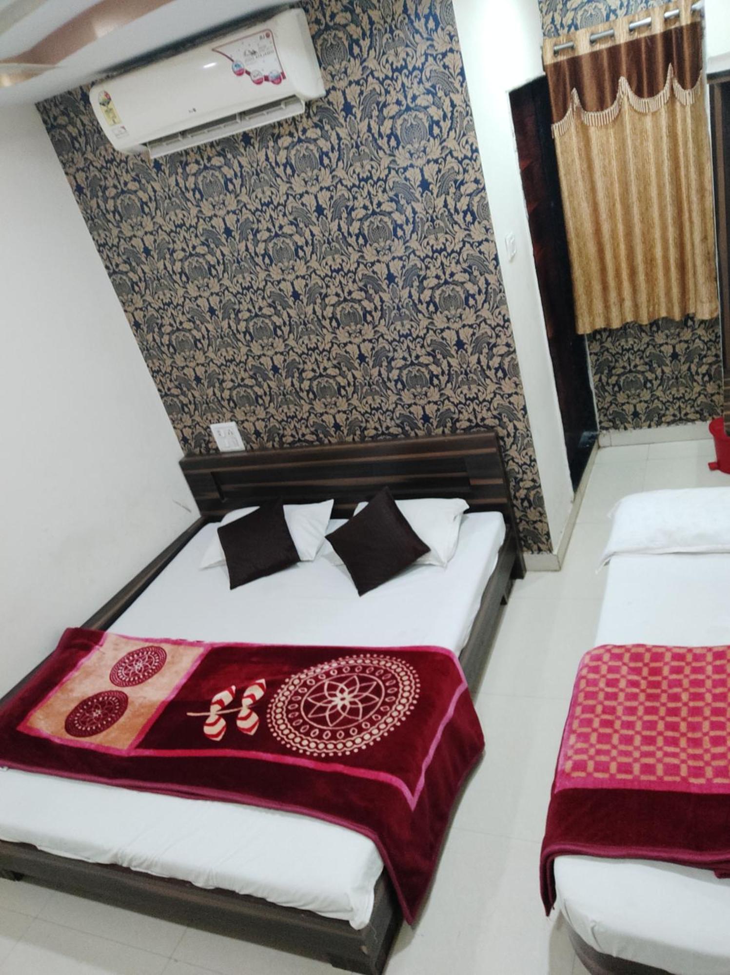 Hotel Vrandavan Palace Near Mahakal Temple Ujaim Exterior foto