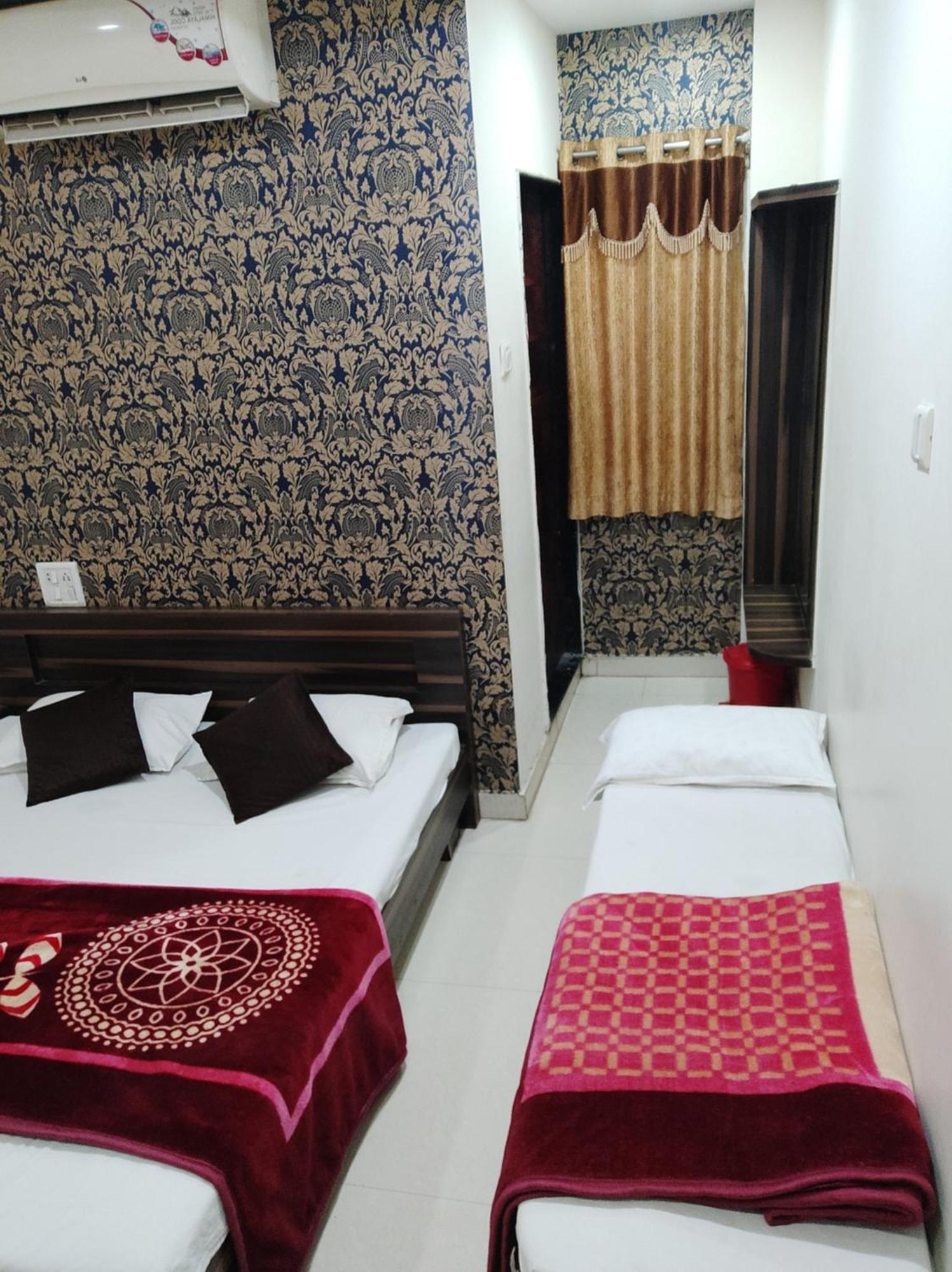 Hotel Vrandavan Palace Near Mahakal Temple Ujaim Exterior foto