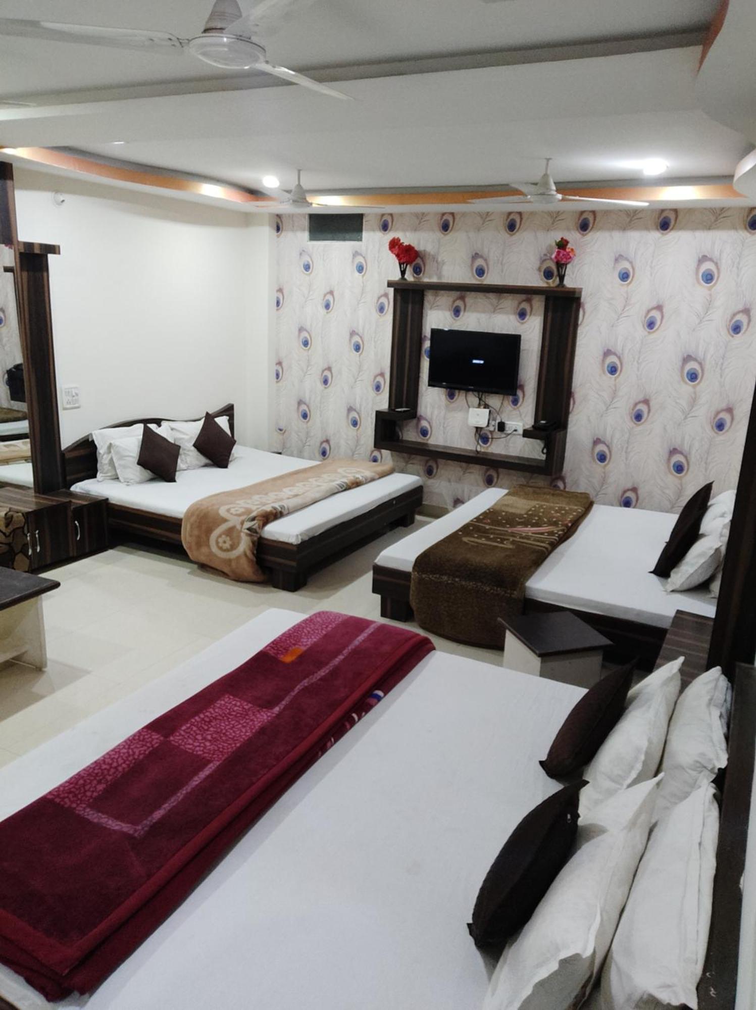 Hotel Vrandavan Palace Near Mahakal Temple Ujaim Exterior foto